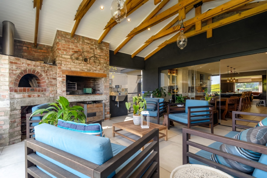 6 Bedroom Property for Sale in Kenridge Heights Western Cape